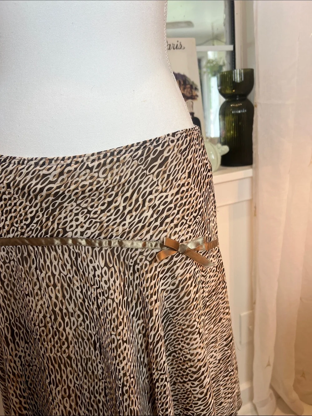 Byer California Y2K  Brown Patterned Circle Skirt size medium.